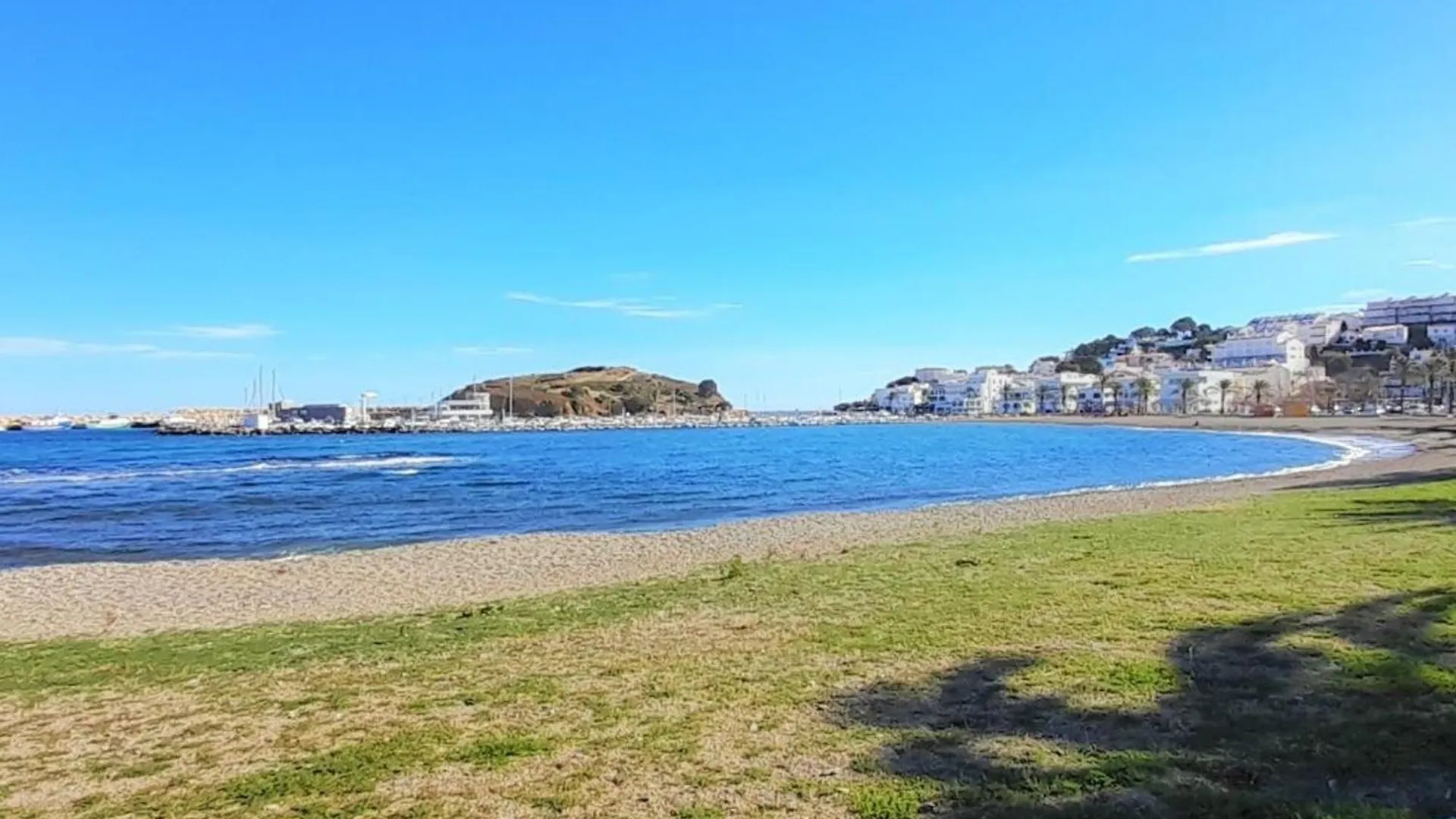 Apartamento Familiar Con Piscina, Jardin Y Terrazas - Llanca - Es-170-22 Apartment